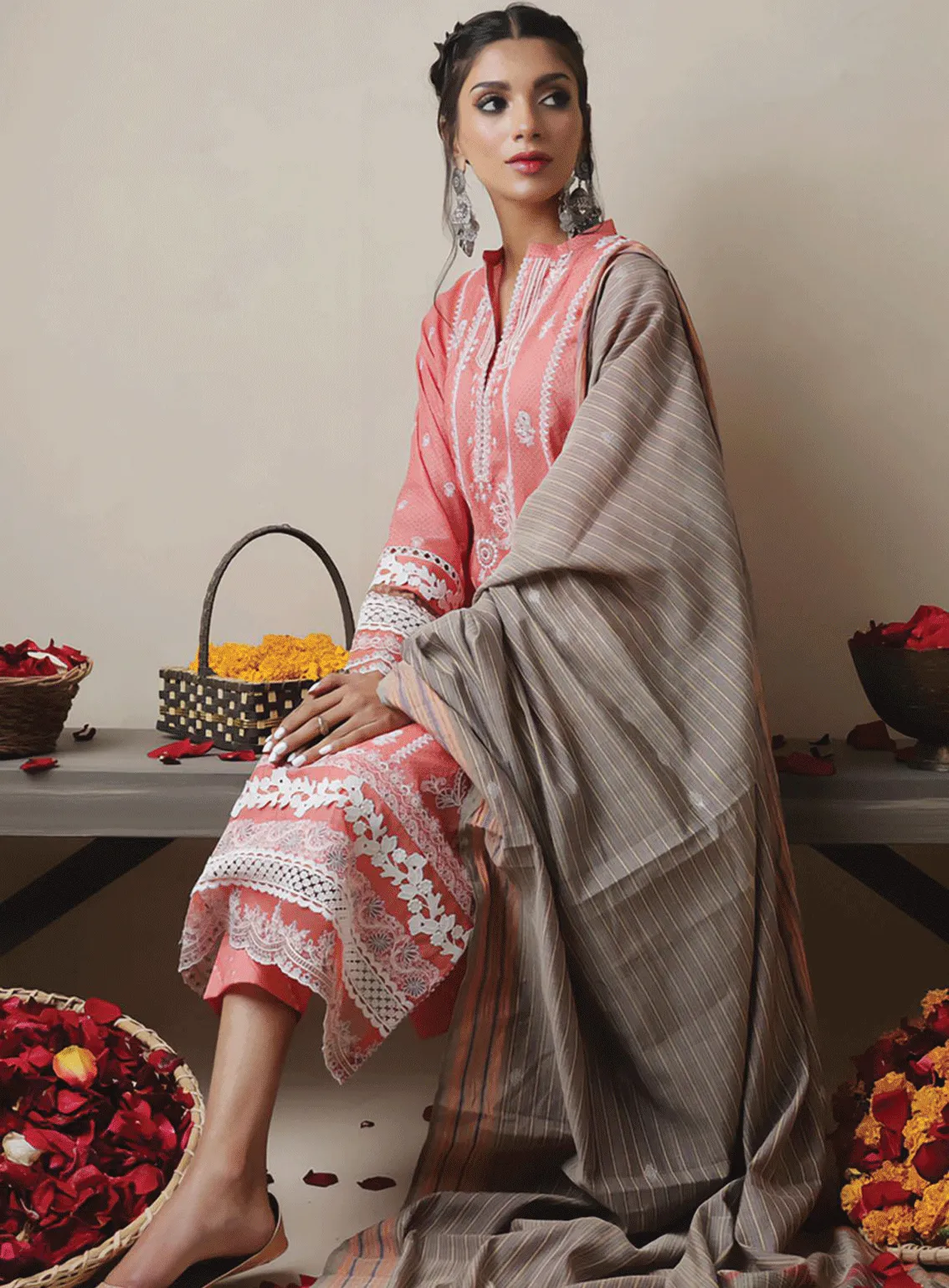 Lakhany Embroidered Lawn Unstitched 3 Piece Suit - LSM23SS LG-SK-0052