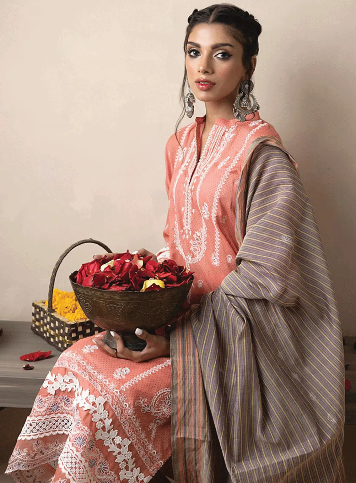 Lakhany Embroidered Lawn Unstitched 3 Piece Suit - LSM23SS LG-SK-0052