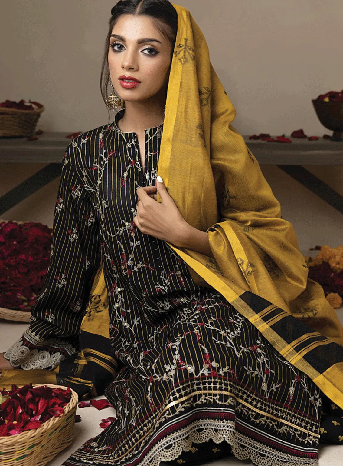 Lakhany Embroidered Lawn Unstitched 3 Piece Suit - LSM23SS LG-ZH-0038