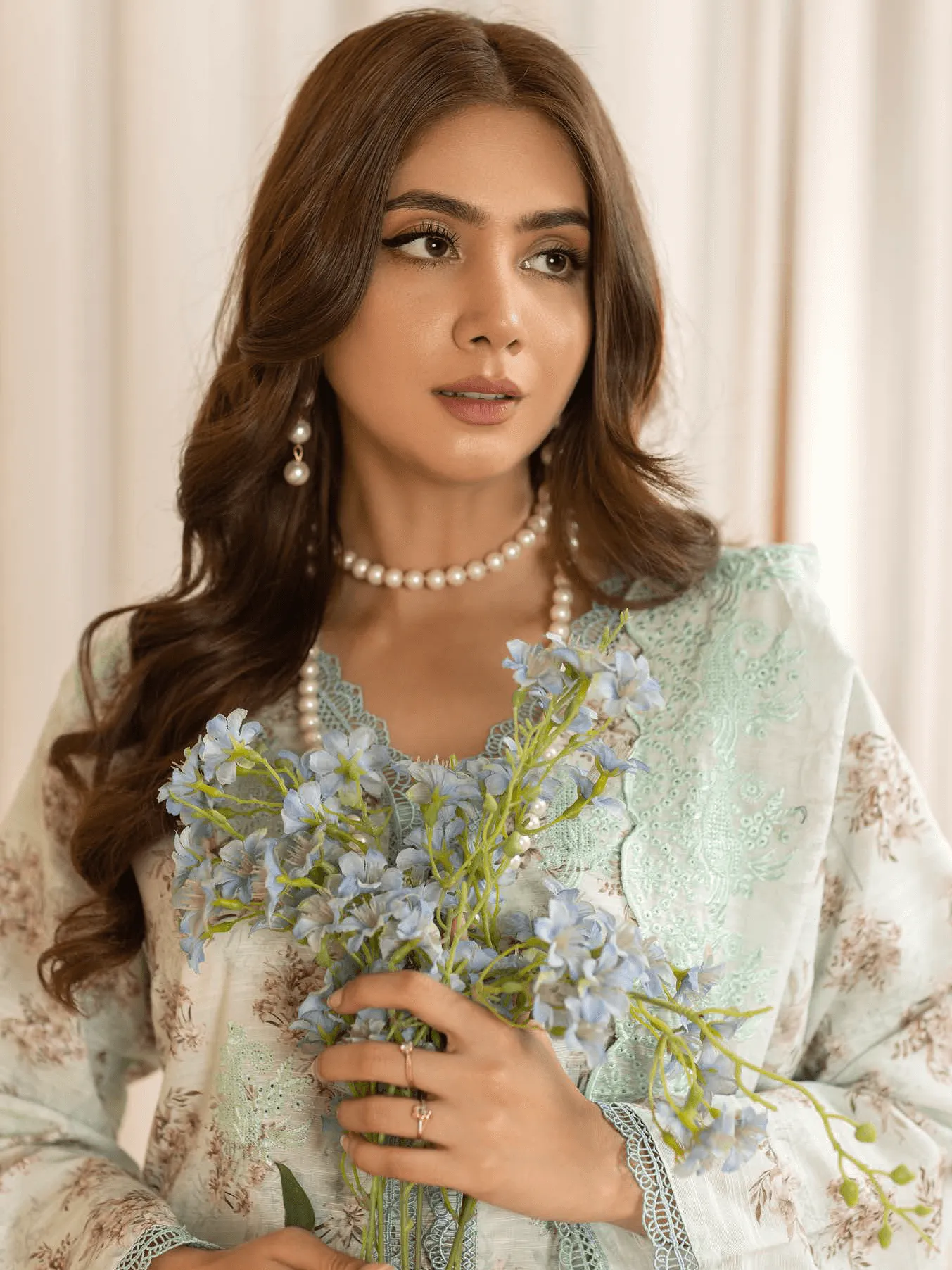 Mumtaz by Manizay Premium Embroidered Khaddar Unstitched 3Pc Suit M-03