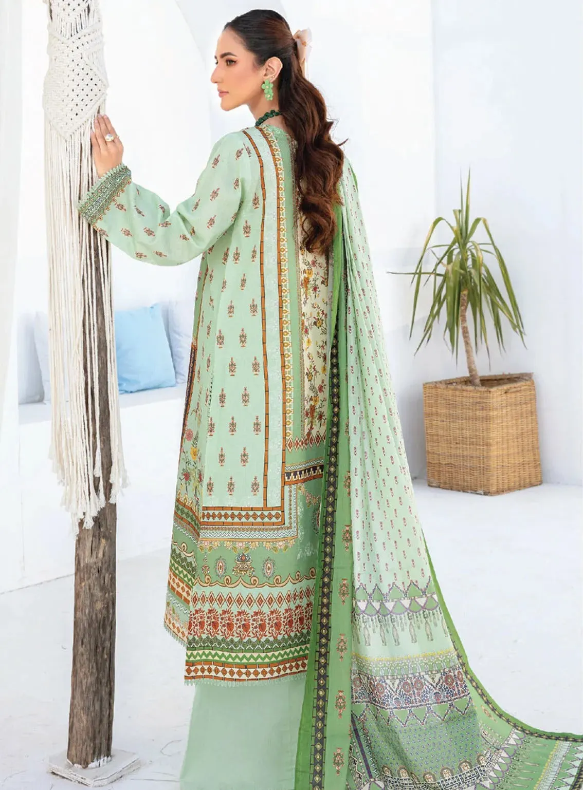 Saira Bano By Humdum Embroidered Lawn 3 Piece Unstitched Suit HD24S D-02